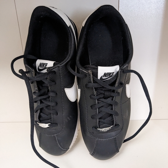 Nike shoes - Picture 3 of 5